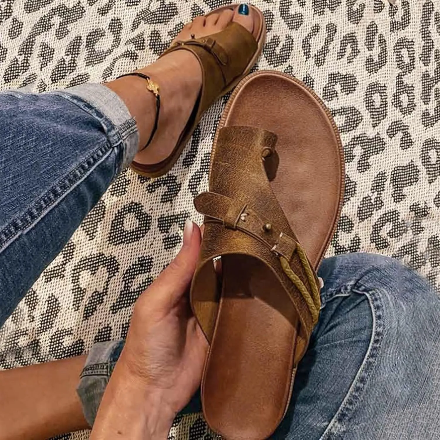 Eduavar Sandals for Women Dressy Summer, Flat Sandals for Women Summer Ring Toe Flip Flops Breathable Travel Beach Sandals