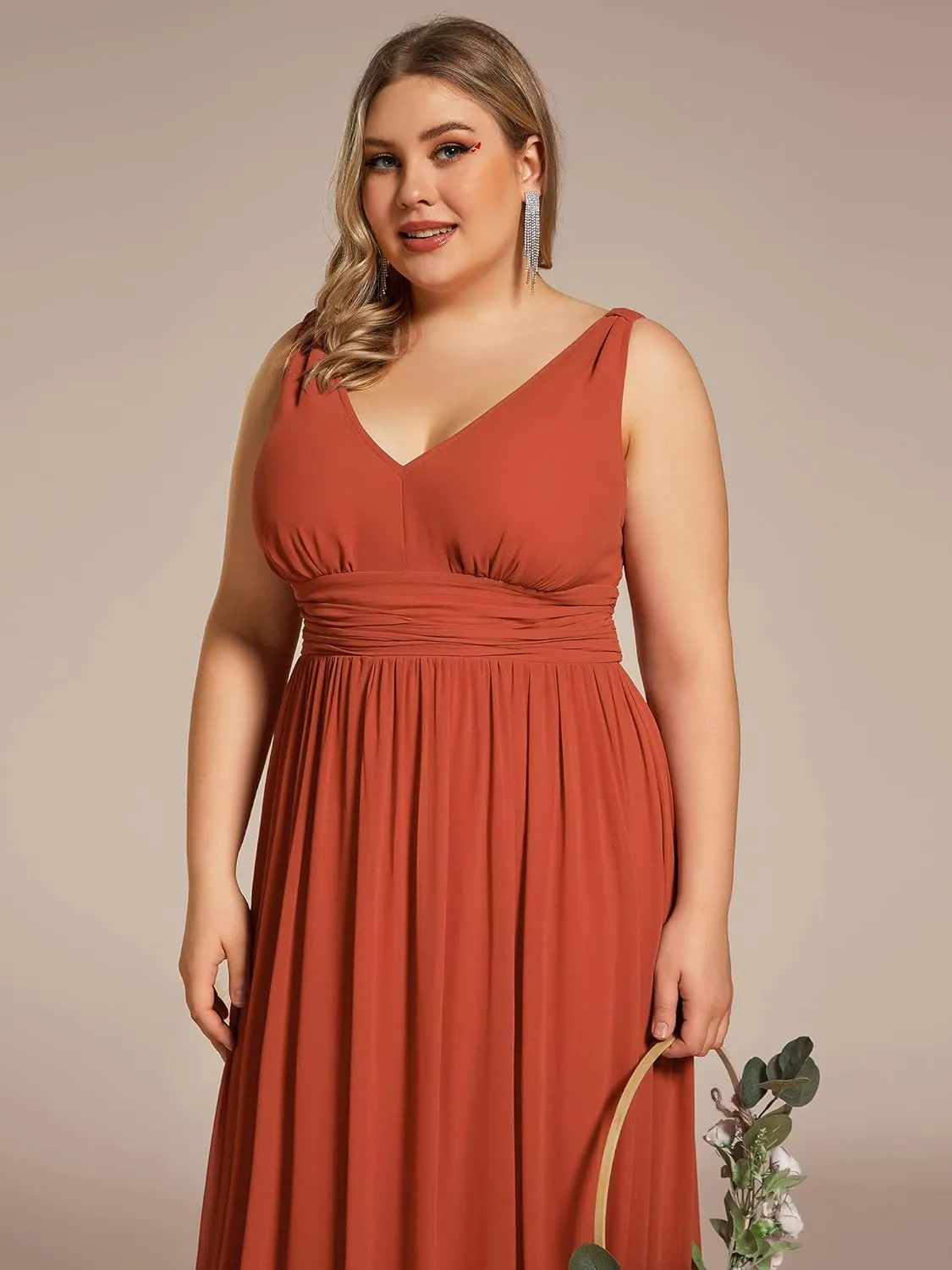 Ever-Pretty V Neck Sleeveless Pleated Chiffon Maxi Plus Size Formal Dresses for Women Bridesmaid Dresses 09016-DA