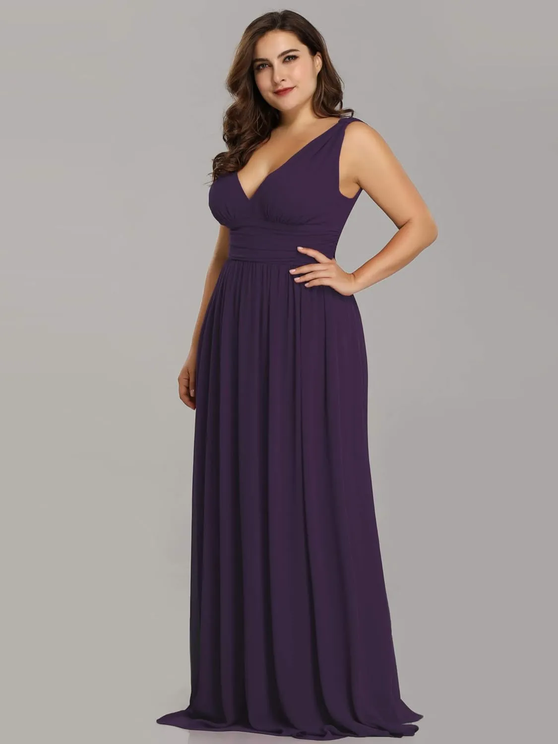Ever-Pretty V Neck Sleeveless Pleated Chiffon Maxi Plus Size Formal Dresses for Women Bridesmaid Dresses 09016-DA