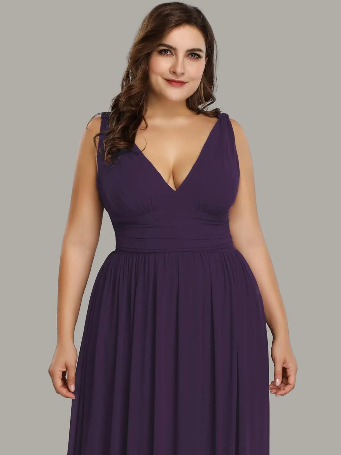 Ever-Pretty V Neck Sleeveless Pleated Chiffon Maxi Plus Size Formal Dresses for Women Bridesmaid Dresses 09016-DA
