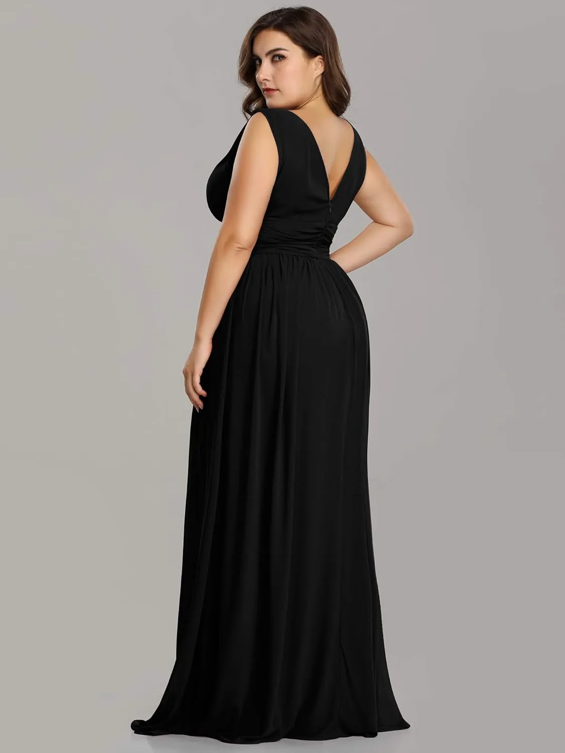 Ever-Pretty V Neck Sleeveless Pleated Chiffon Maxi Plus Size Formal Dresses for Women Bridesmaid Dresses 09016-DA