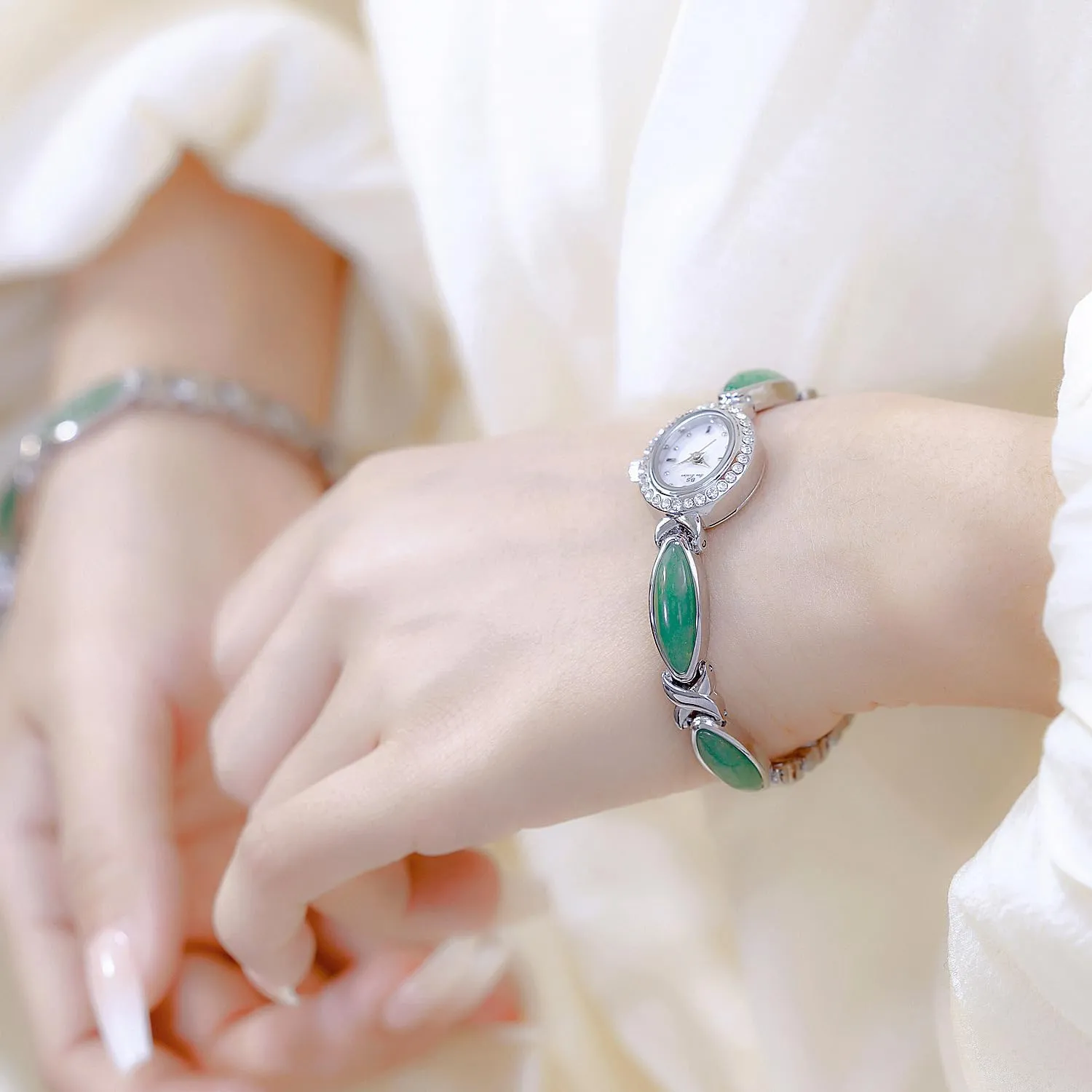 FANMIS Vintage Updated Golden Wristwatch Women Bangle-Style Dress Diamond Oval Watch Ladies Elegant Jade Bracelet Watch Minimalist Design with Stainless Steel Band