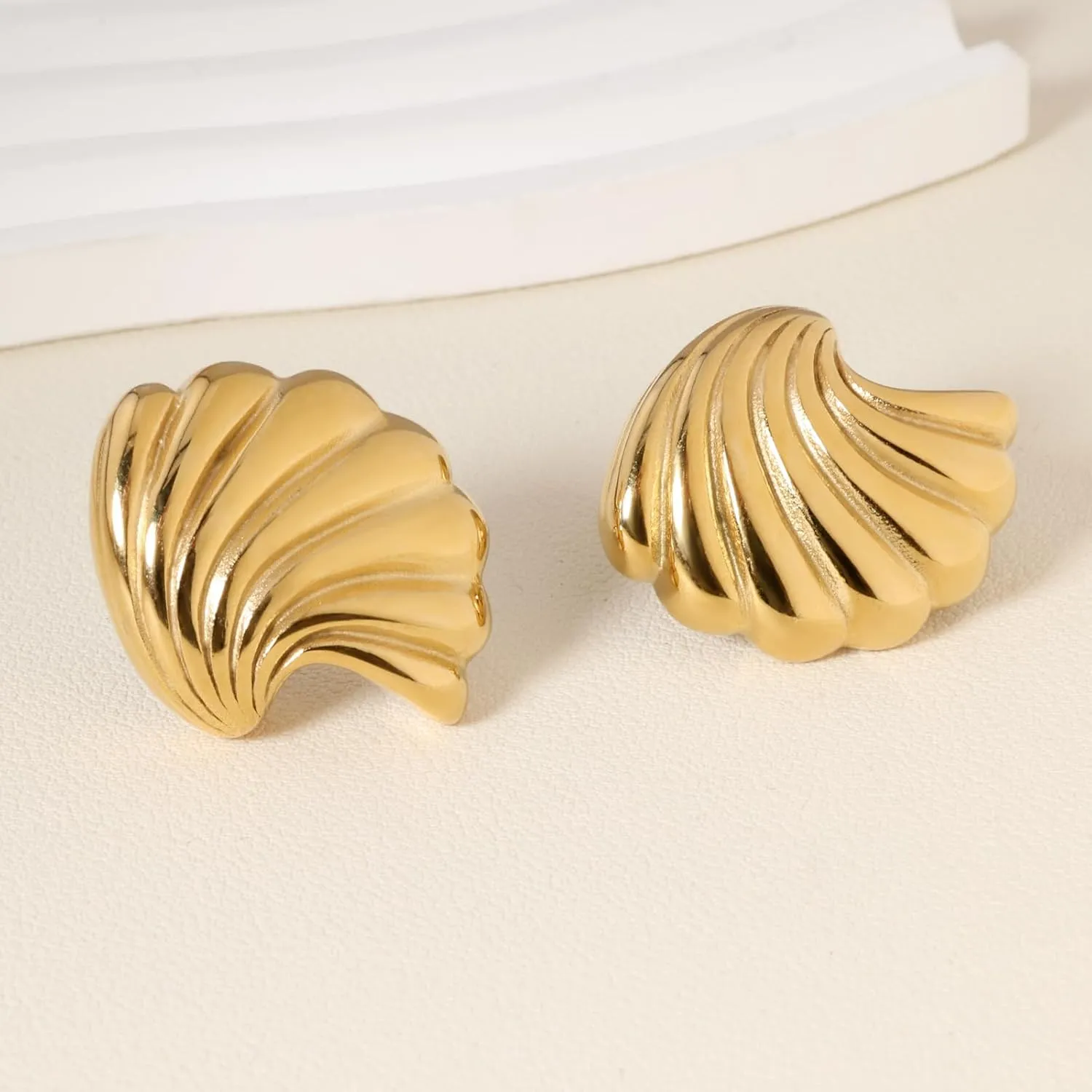 Gold Statement Earrings for Women Trendy, Chunky Gold Earrings Big Shell Wings Textured Dome Earrings Drop Earrings Hypoallergenic Earrings Lightweight Dainty Vintage Jewelry Gift