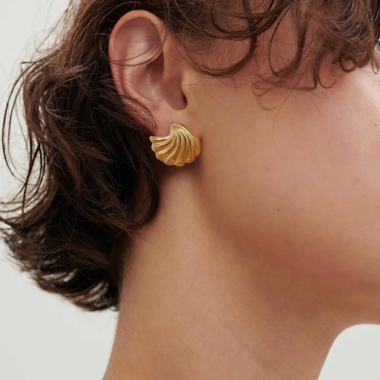 Gold Statement Earrings for Women Trendy, Chunky Gold Earrings Big Shell Wings Textured Dome Earrings Drop Earrings Hypoallergenic Earrings Lightweight Dainty Vintage Jewelry Gift
