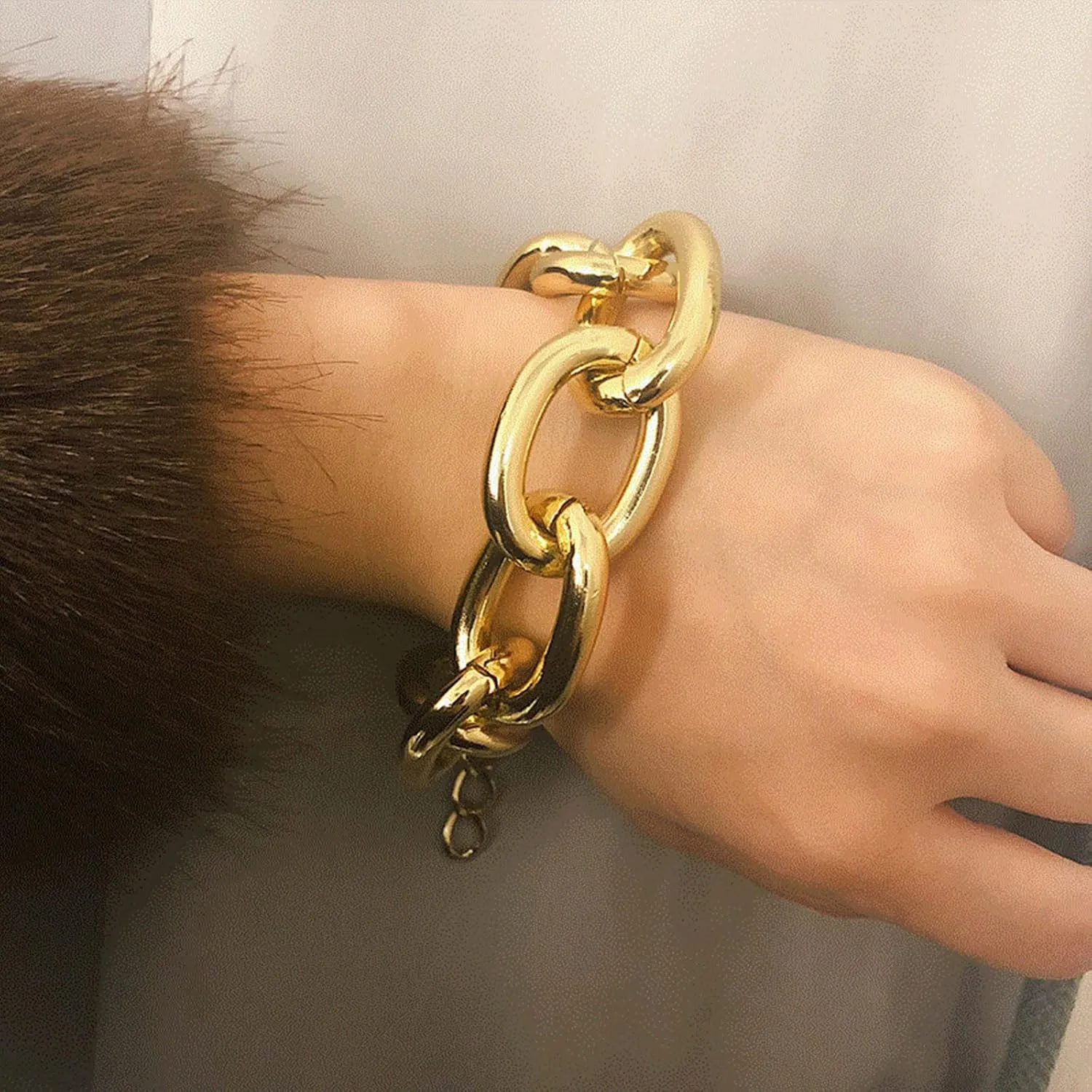 HUASAI Chunky Gold Bracelets for Women Thick Paperclip Bracelet Link Chain Bracelet for Women Gold Jewelry for Women Birthday Gifts for Her