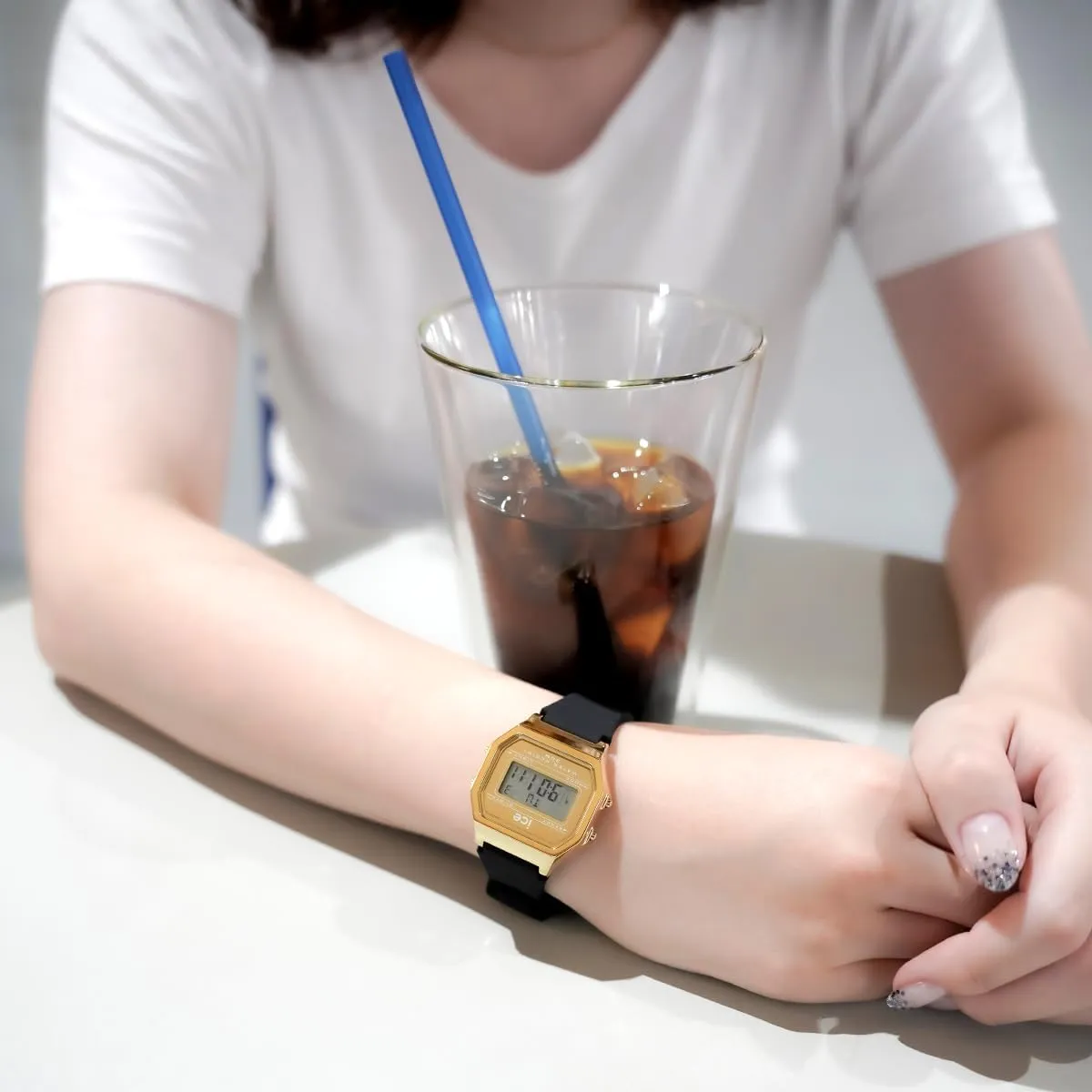 ICE-WATCH - Ice Digit Retro - Women's Wristwatch with Silicon Strap - Backlight 3 ATM Waterproof Digital Watch - 12/24H Format, Dater, Alarms, Stopwatch