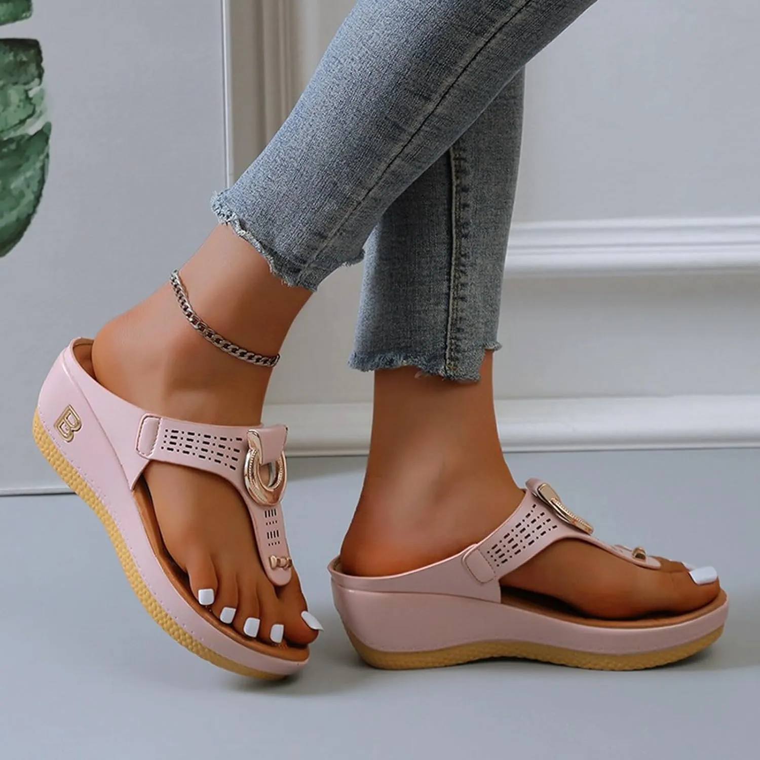 Sandals for Women 2025 Wedge Arch Support Flip Flops Sandals Summer Casual Outdoor Beach Open Toe Slippers