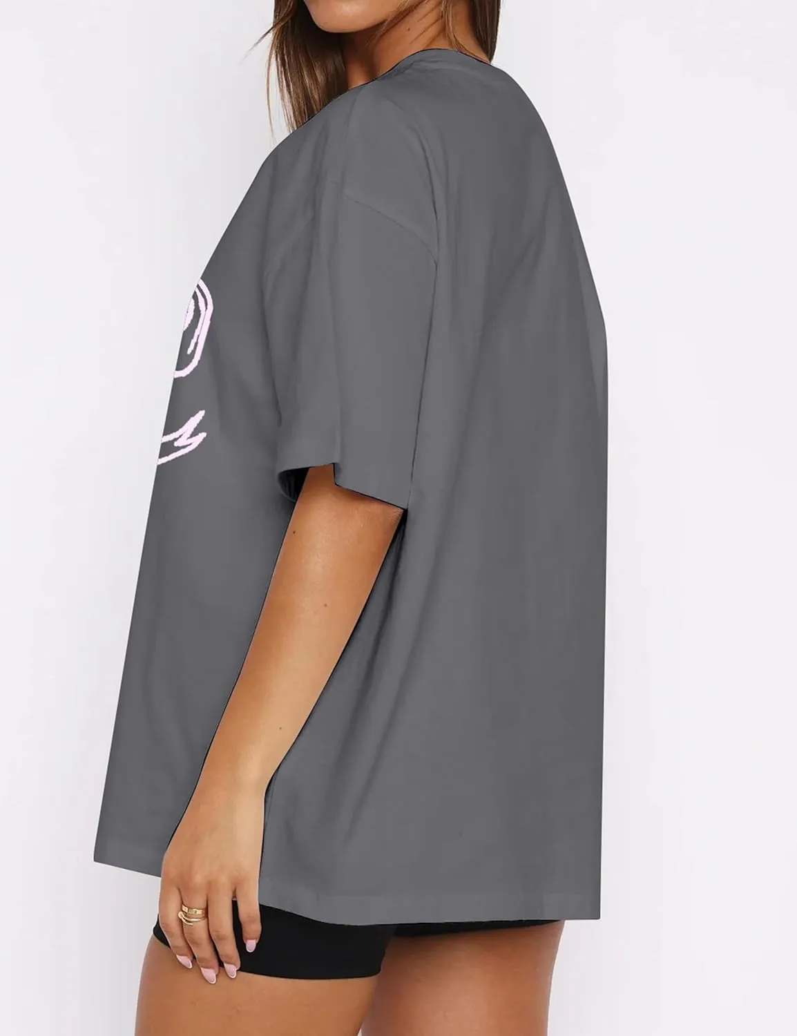 Ythomm Womens Bow Graphic Oversized T-Shirts Short Sleeve Crewneck Summer Basic Tees Going Out Tops Casual Loose Fit Blouse