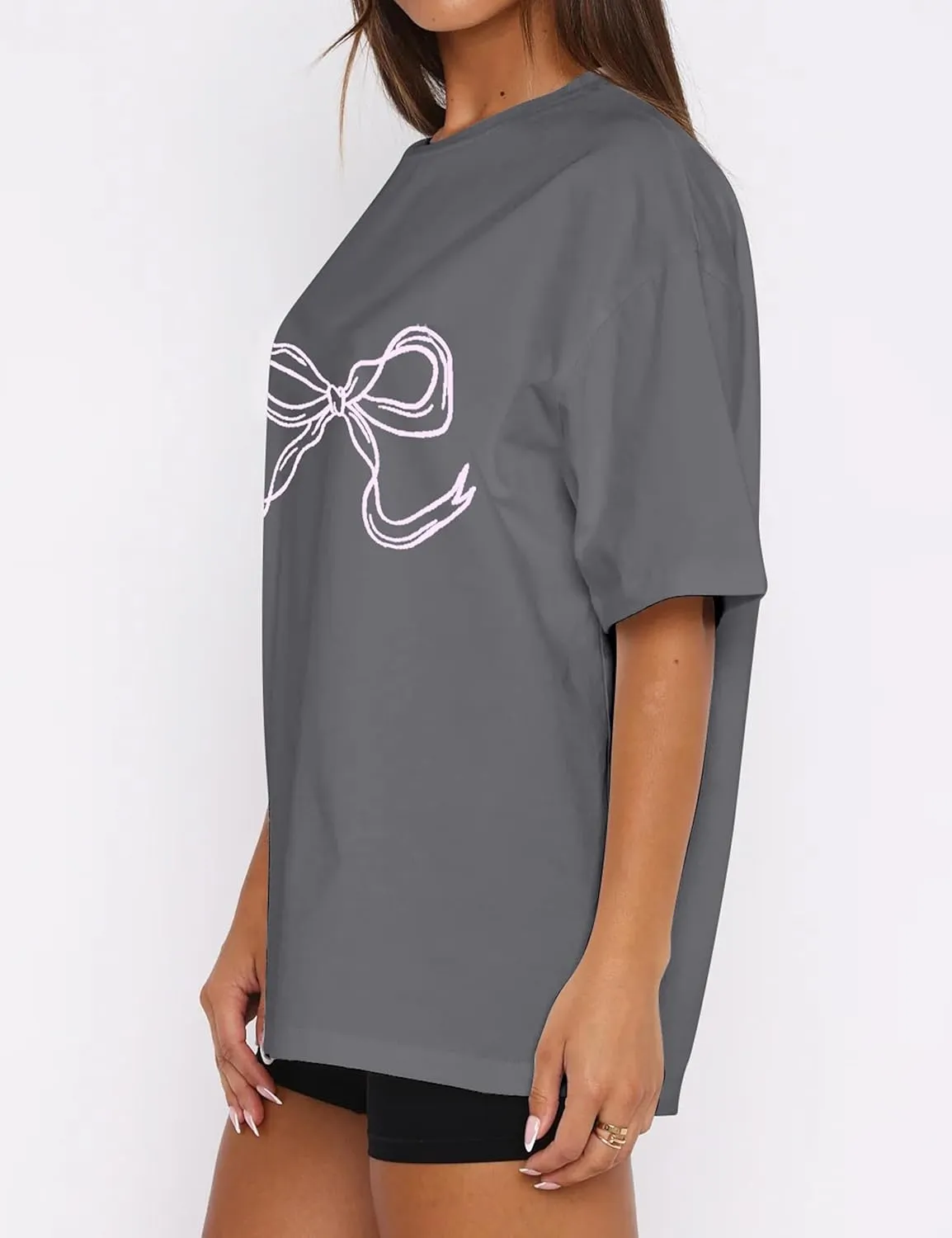 Ythomm Womens Bow Graphic Oversized T-Shirts Short Sleeve Crewneck Summer Basic Tees Going Out Tops Casual Loose Fit Blouse